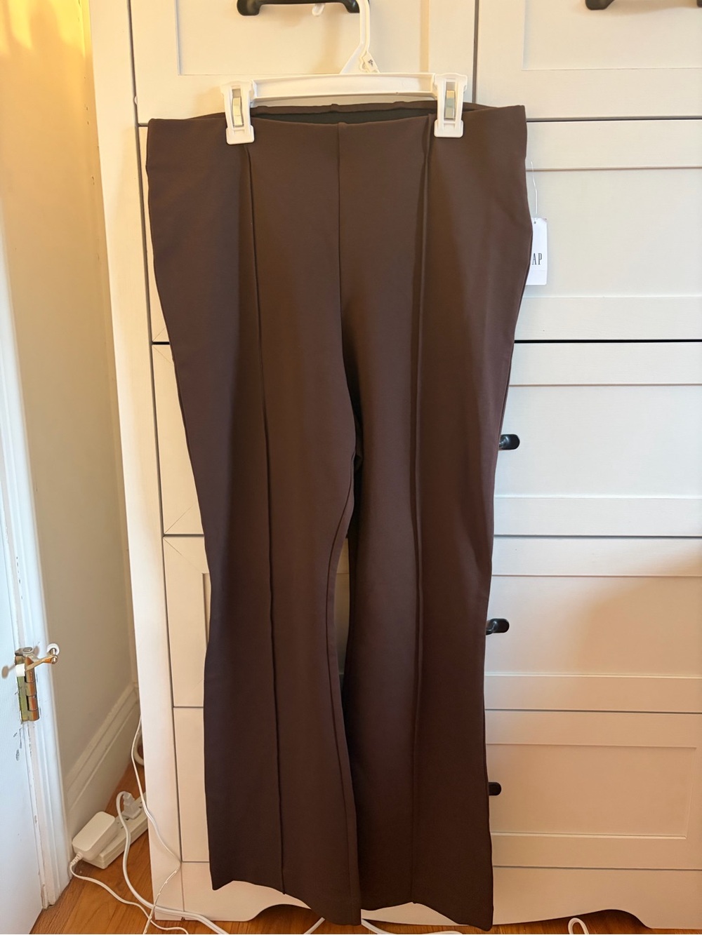 (NEW) Gap Women’s Brown Flare Pants